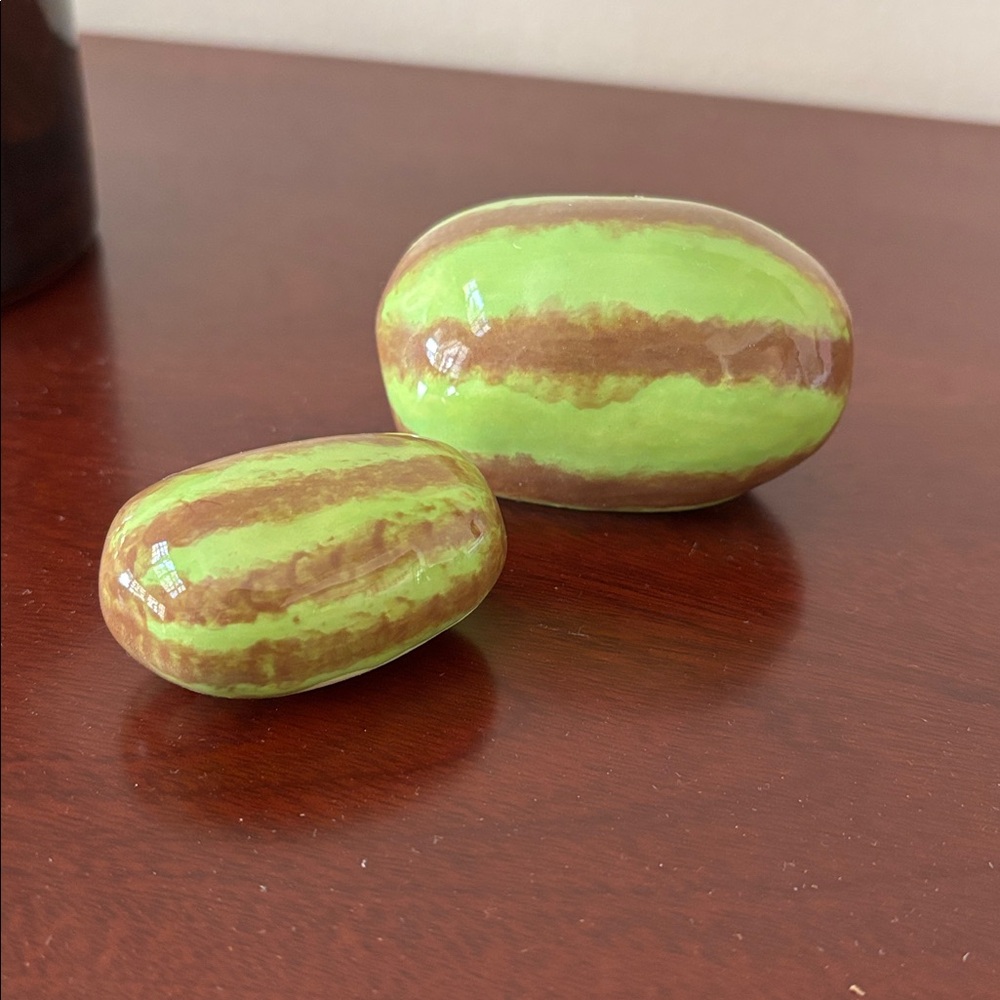 Ceramic green fruit set